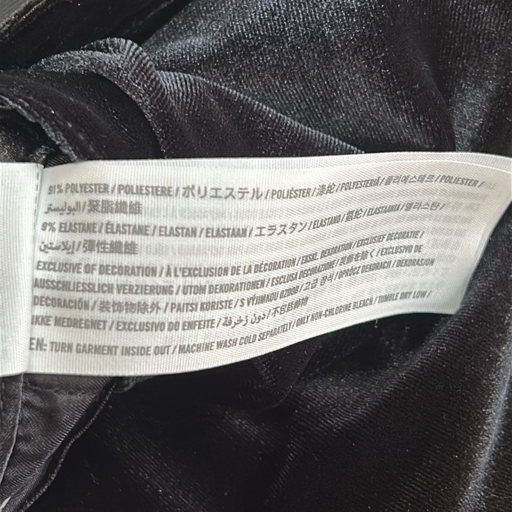 Abercrombie & Fitch velvet crop pants.  Side zip, pockets. Black. Medium. - Picture 3 of 10